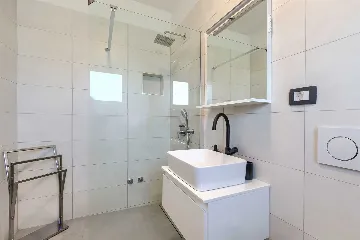 4-Bedroom Villa with Pool in Pula