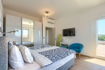 4-Bedroom Villa with Pool in Pula