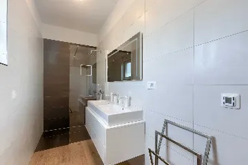 4-Bedroom Villa with Pool in Pula