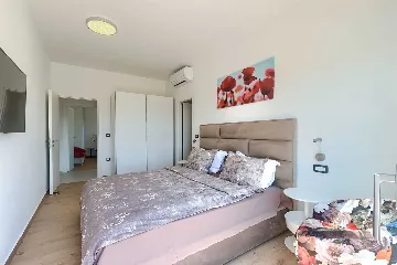 4-Bedroom Villa with Pool in Pula