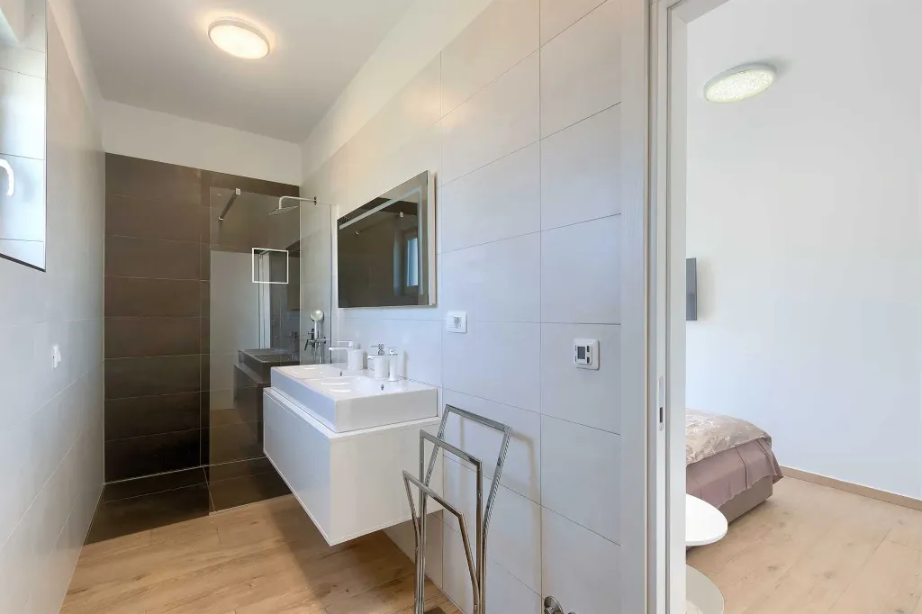 4-Bedroom Villa with Pool in Pula