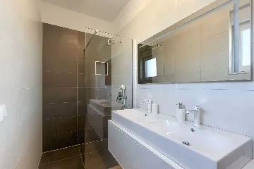 4-Bedroom Villa with Pool in Pula