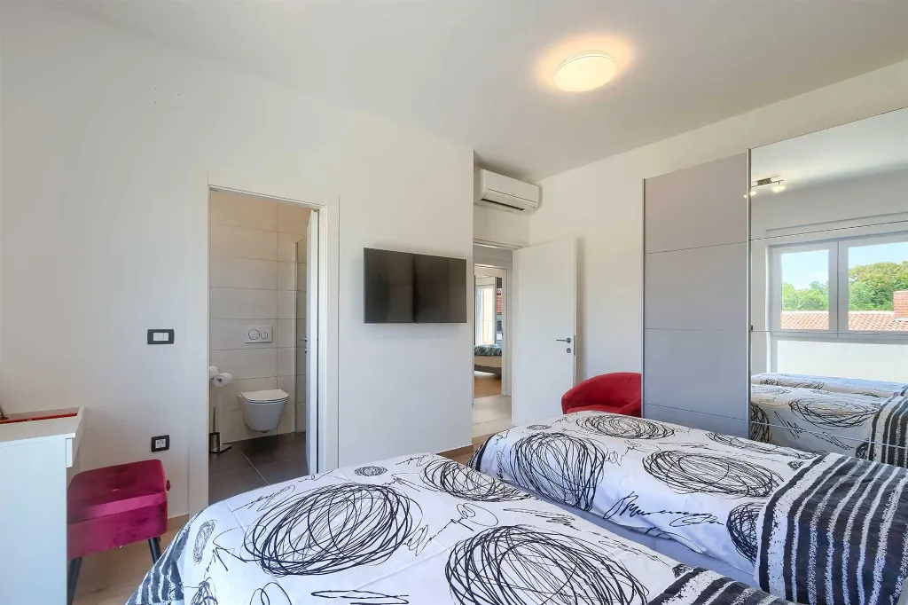 4-Bedroom Villa with Pool in Pula