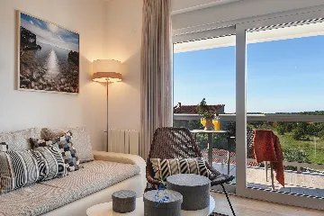 Pula 7-Bedroom Villa with Pool & Jacuzzi