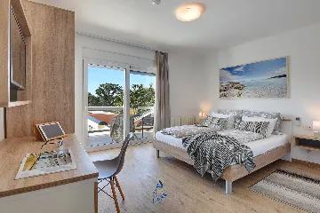 Pula 7-Bedroom Villa with Pool & Jacuzzi