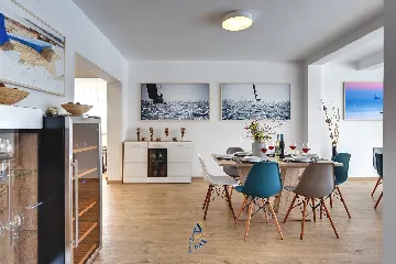 Pula 7-Bedroom Villa with Pool & Jacuzzi