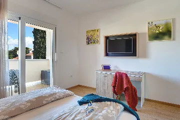 Pula 7-Bedroom Villa with Pool & Jacuzzi