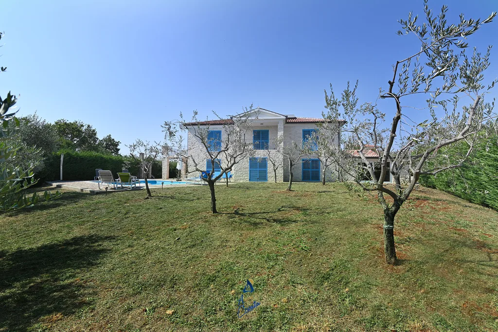 4-Bedroom Villa with Private Pool and Sauna in Vilanija