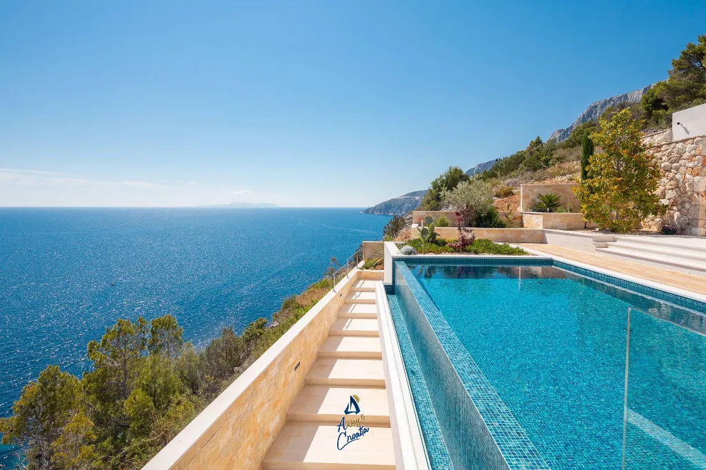 5-Bedroom Villa with Heated Infinity Pool in Sveta Nedjelja