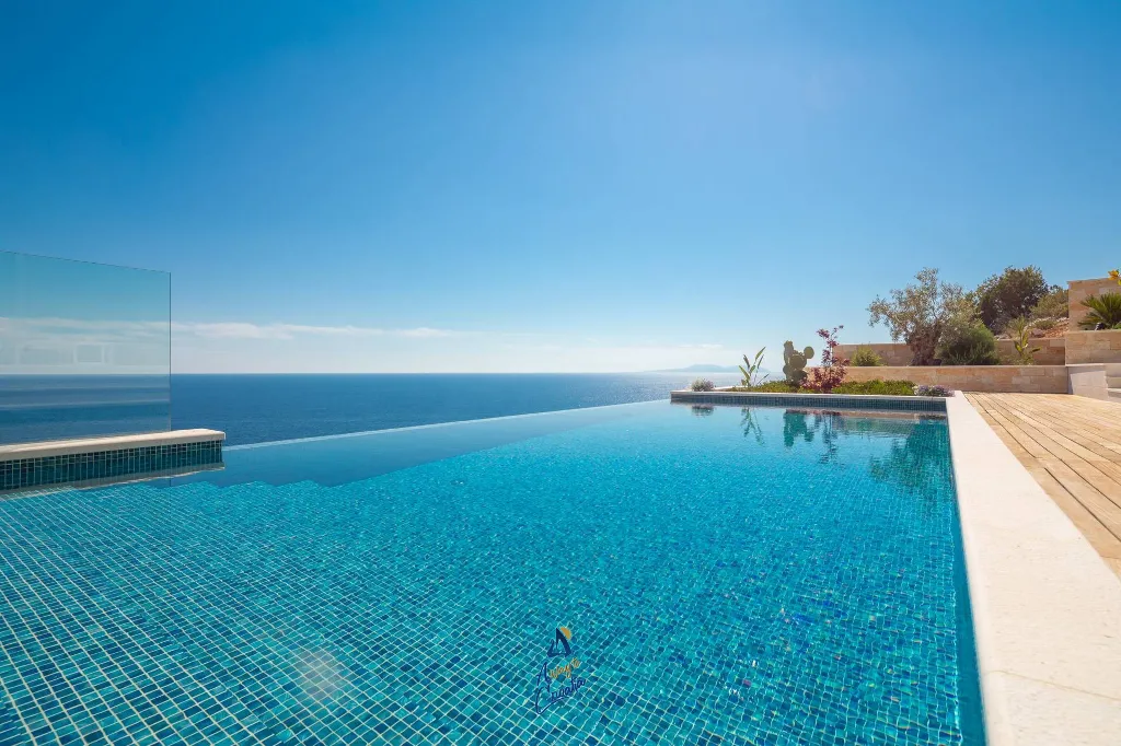 5-Bedroom Villa with Heated Infinity Pool in Sveta Nedjelja