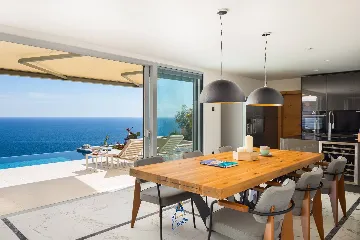 5-Bedroom Villa with Heated Infinity Pool in Sveta Nedjelja