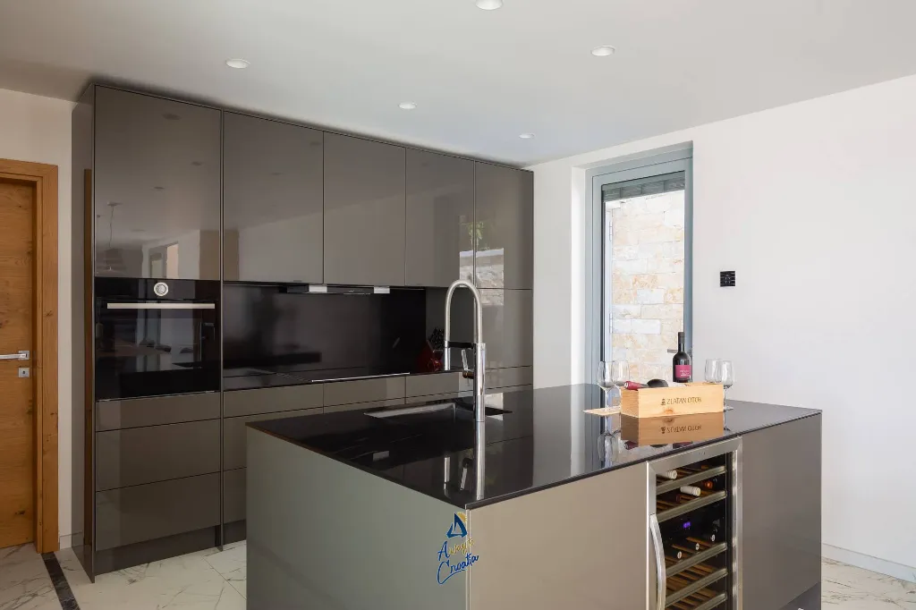 5-Bedroom Villa with Heated Infinity Pool in Sveta Nedjelja