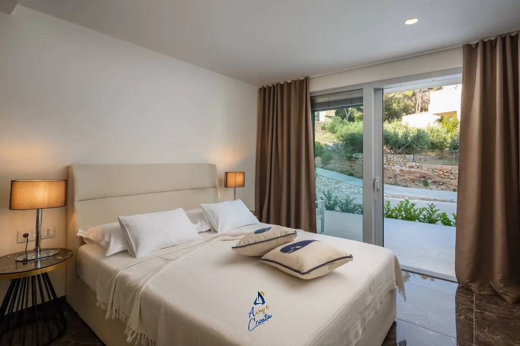 5-Bedroom Villa with Heated Infinity Pool in Sveta Nedjelja