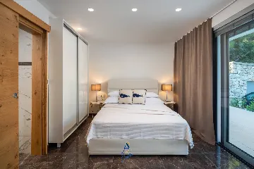 5-Bedroom Villa with Heated Infinity Pool in Sveta Nedjelja