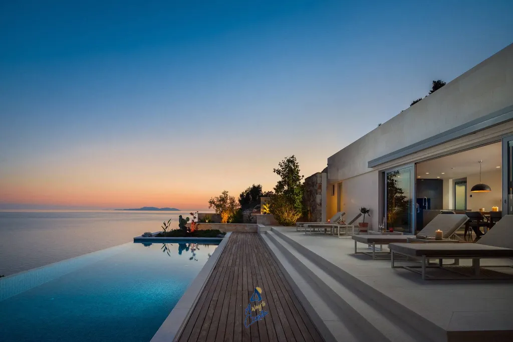 5-Bedroom Villa with Heated Infinity Pool in Sveta Nedjelja