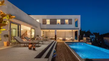 5-Bedroom Villa with Heated Infinity Pool in Sveta Nedjelja