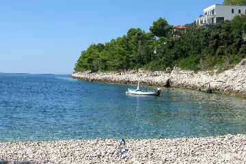 4-Bedroom Villa in Čara for 8 Guests