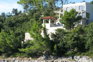 4-Bedroom Villa in Čara for 8 Guests