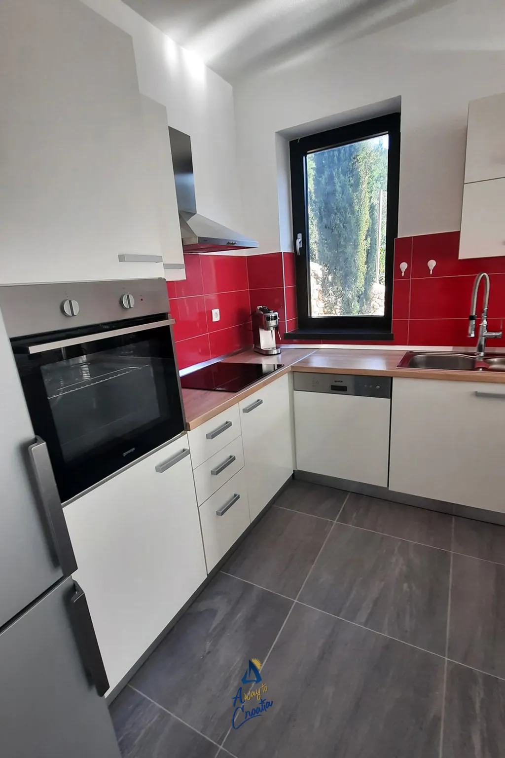 4-Bedroom Villa in Čara for 8 Guests
