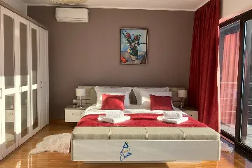 4-Bedroom Villa in Čara for 8 Guests