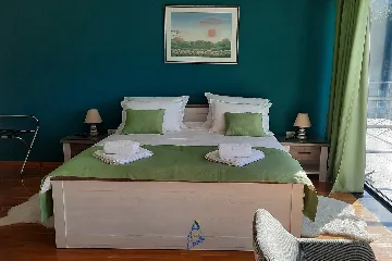 4-Bedroom Villa in Čara for 8 Guests