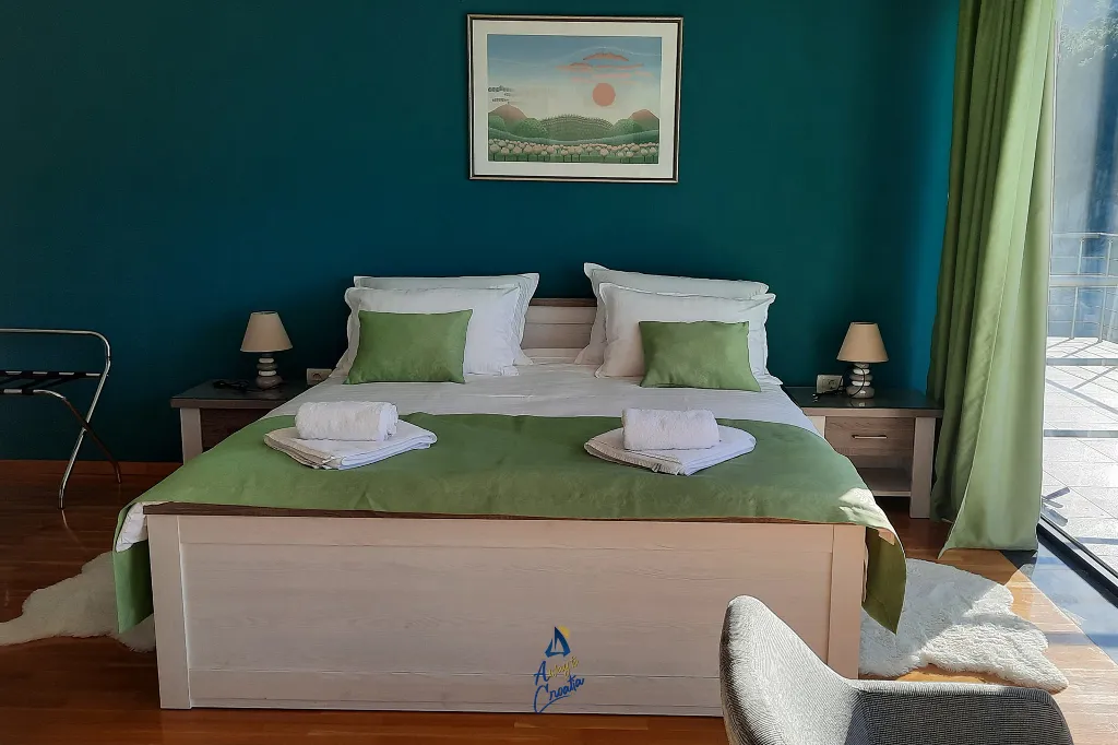 4-Bedroom Villa in Čara for 8 Guests
