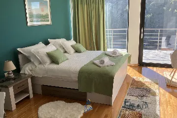 4-Bedroom Villa in Čara for 8 Guests