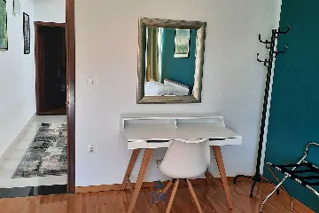 4-Bedroom Villa in Čara for 8 Guests