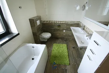 4-Bedroom Villa in Čara for 8 Guests