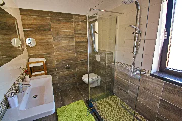4-Bedroom Villa in Čara for 8 Guests