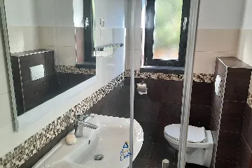 4-Bedroom Villa in Čara for 8 Guests