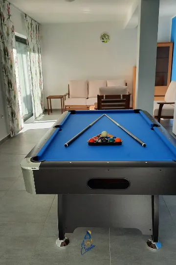 4-Bedroom Villa in Čara for 8 Guests