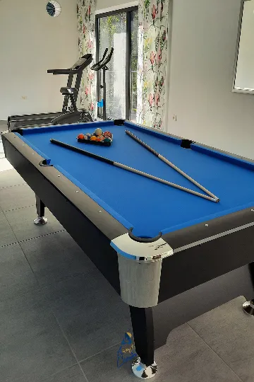 4-Bedroom Villa in Čara for 8 Guests