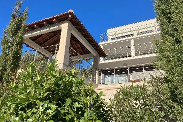 4-Bedroom Villa in Čara for 8 Guests