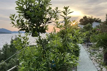 4-Bedroom Villa in Čara for 8 Guests