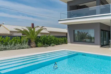 Kaštelir Villa for Up to 10 Guests with Heated Pool