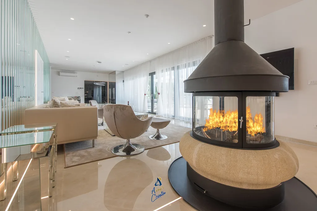 Kaštelir Villa for Up to 10 Guests with Heated Pool