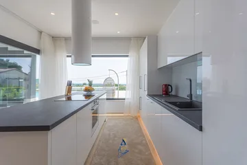 Kaštelir Villa for Up to 10 Guests with Heated Pool