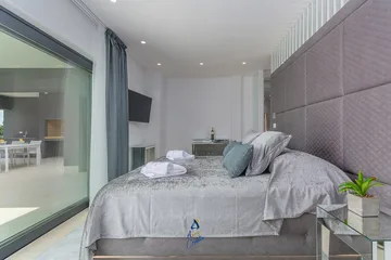 Kaštelir Villa for Up to 10 Guests with Heated Pool