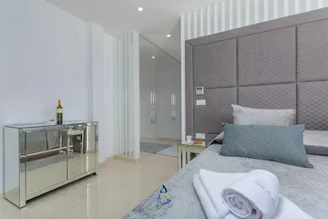 Kaštelir Villa for Up to 10 Guests with Heated Pool