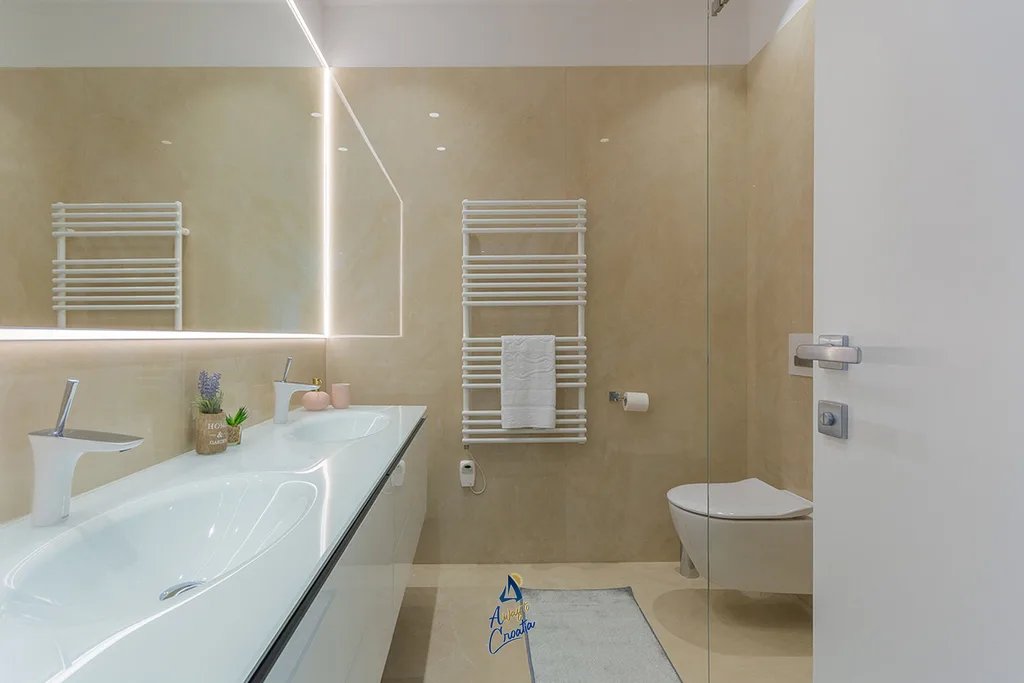 Kaštelir Villa for Up to 10 Guests with Heated Pool