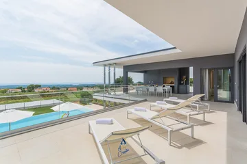 Kaštelir Villa for Up to 10 Guests with Heated Pool