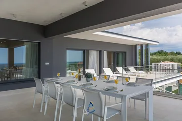 Kaštelir Villa for Up to 10 Guests with Heated Pool