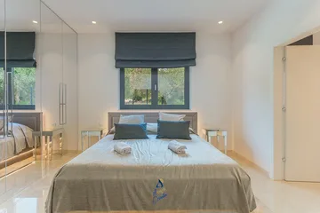 Kaštelir Villa for Up to 10 Guests with Heated Pool