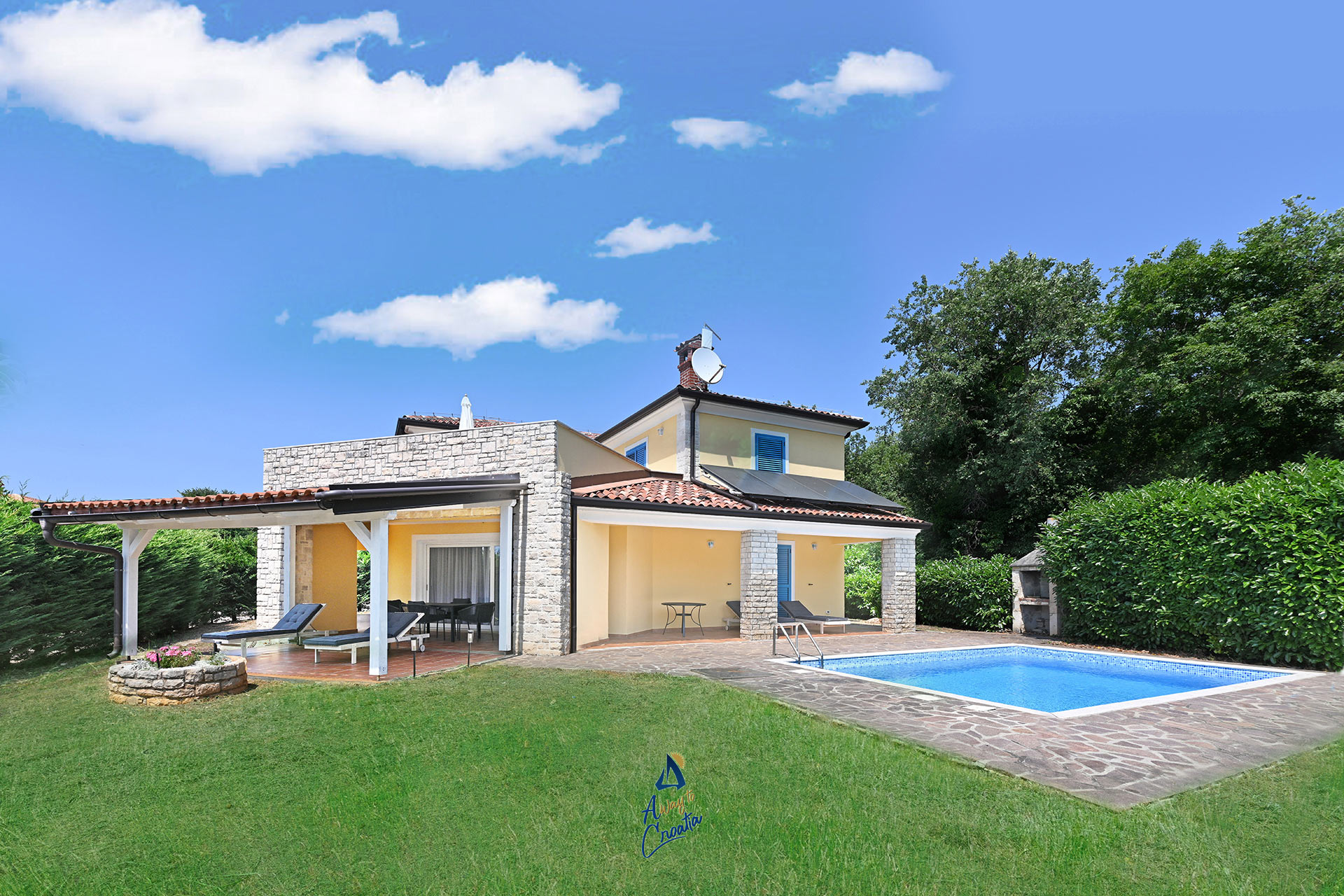 Image of Charming 3-Bedroom Villa Oasis for 6 with Pool, Close to Beaches