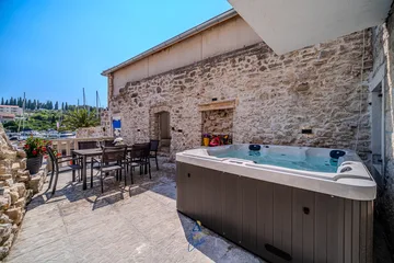 Three-Bedroom Villa in Milna