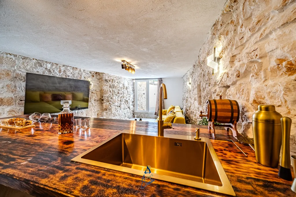 Three-Bedroom Villa in Milna