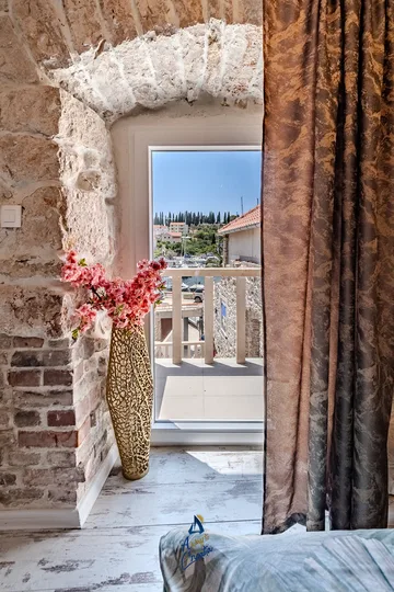 Three-Bedroom Villa in Milna