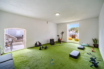 Three-Bedroom Villa in Milna