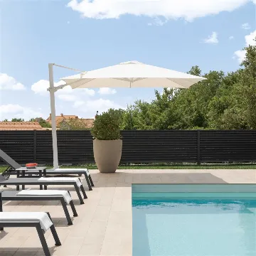 Spacious 4-Bed Villa in Liznjan